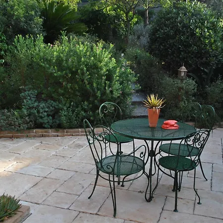 Πανσιόν Sous L'olivier 3*