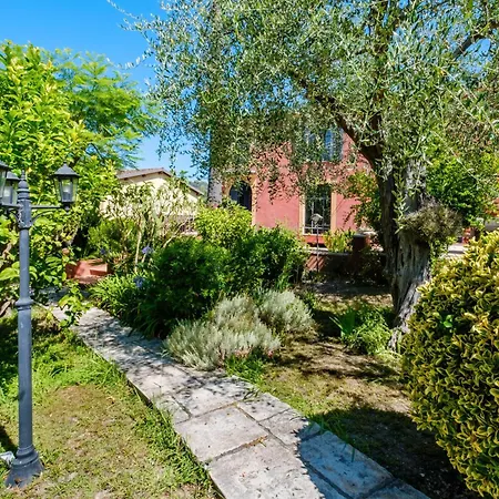 Πανσιόν Sous L'olivier 3*