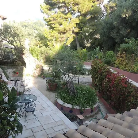 Πανσιόν Sous L'olivier Μεντόν