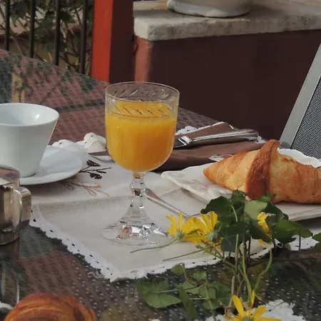 Πανσιόν Sous L'olivier Μεντόν