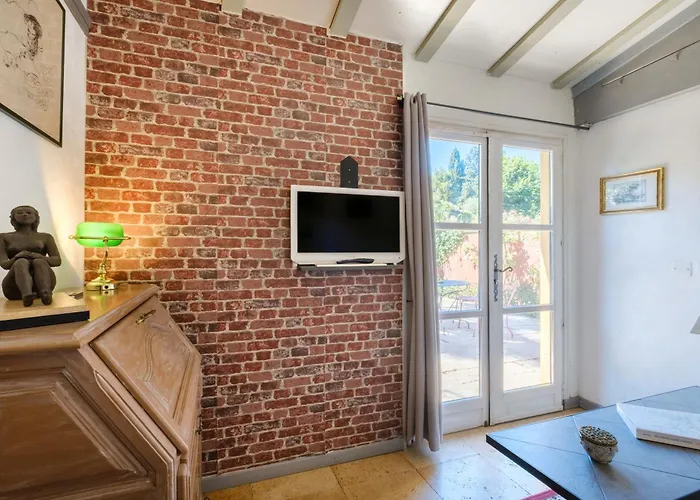 Sous L'olivier Гостевой дом 4*